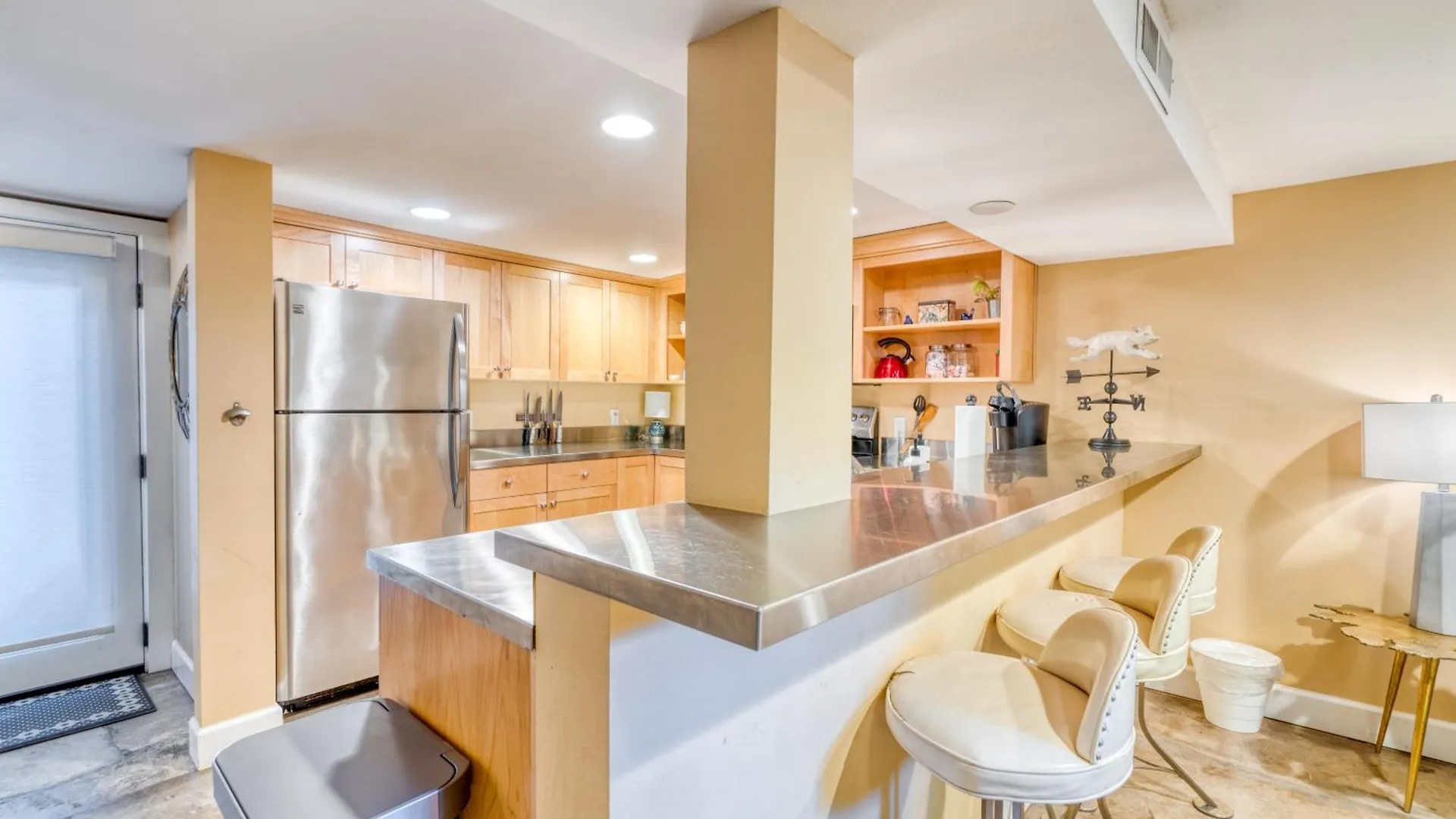 Holiday home Stay Portland - Private Underground Getaway - 92 Walkscore United States